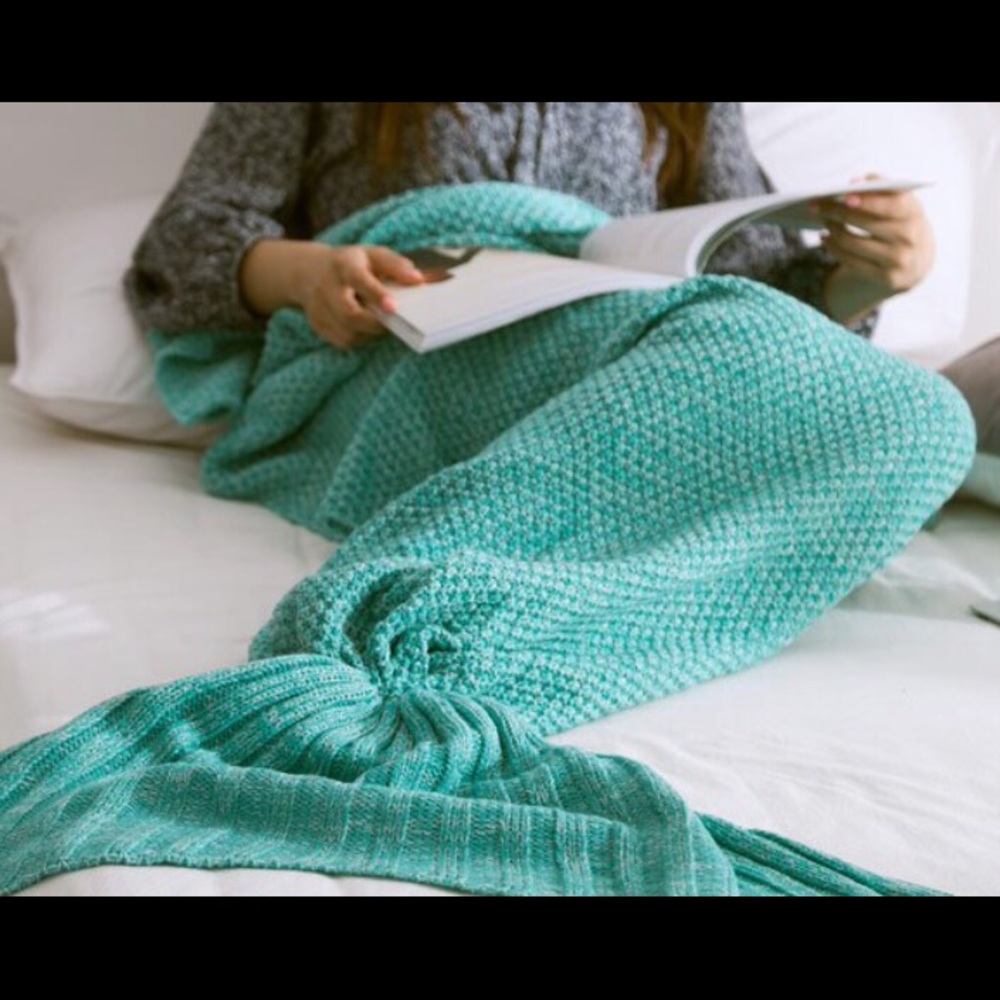 Green Mermaid 🧜‍♀️ Tail Blanket